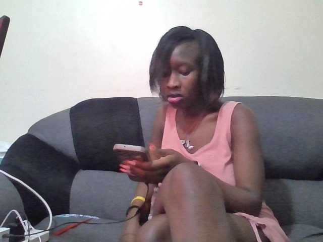 prettyglowing live cam on BongaCams