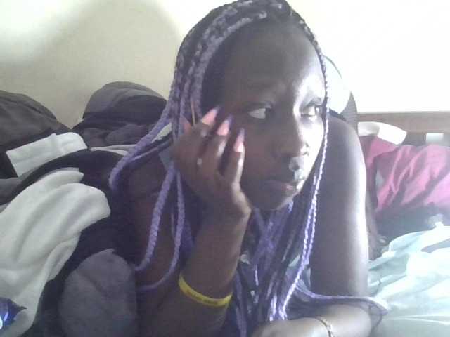 prettyglowing live cam on BongaCams