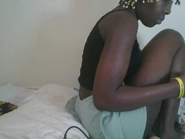 prettyglowing live cam on BongaCams