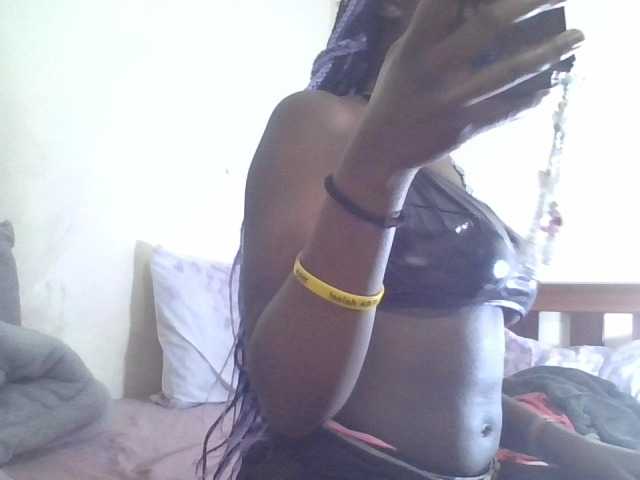 prettyglowing live cam on BongaCams