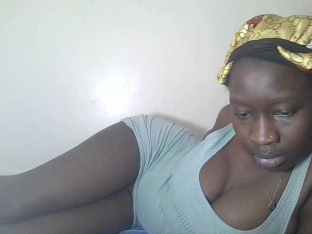 prettyglowing live cam on BongaCams