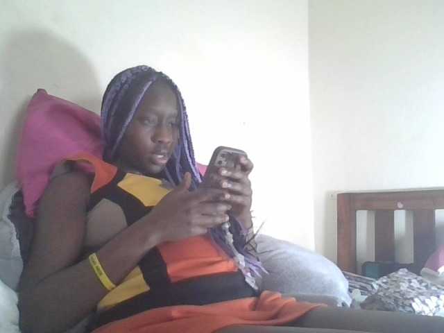 prettyglowing live cam on BongaCams