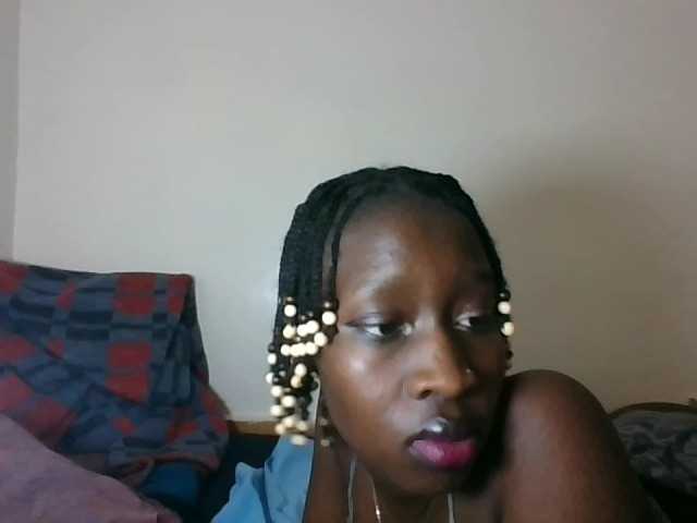 prettyglowing live cam on BongaCams