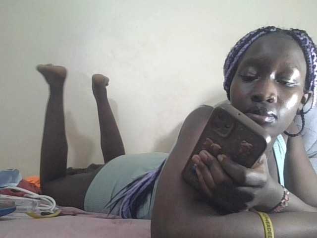 prettyglowing live cam on BongaCams