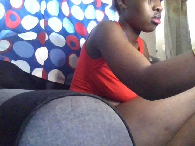 prettyglowing live cam on BongaCams