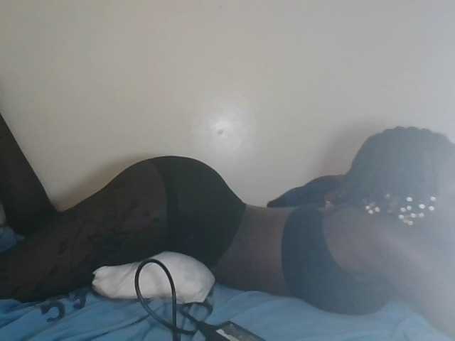 prettyglowing live cam on BongaCams