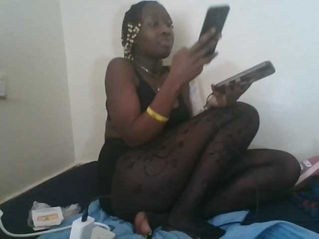 prettyglowing live cam on BongaCams