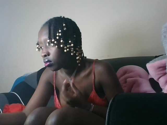 prettyglowing live cam on BongaCams