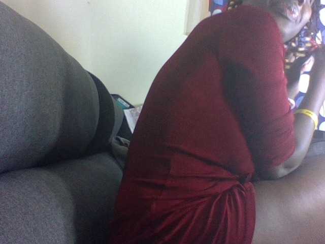 prettyglowing live cam on BongaCams