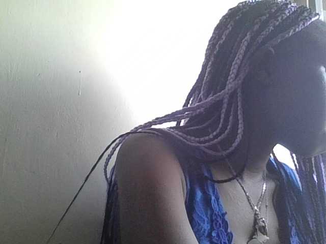 prettyglowing live cam on BongaCams
