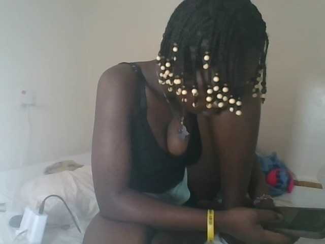 prettyglowing live cam on BongaCams