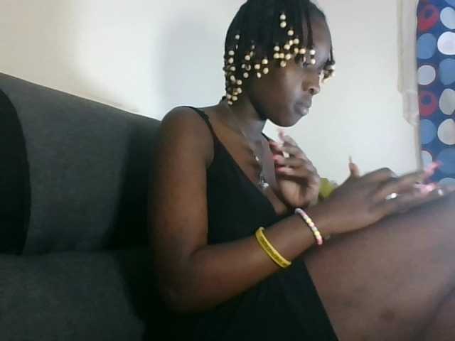 prettyglowing live cam on BongaCams