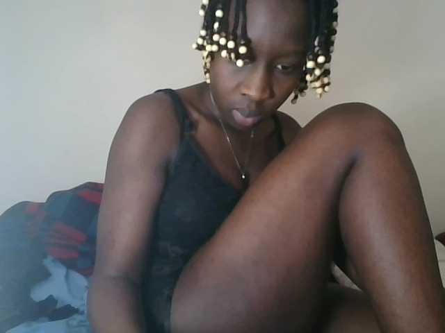prettyglowing live cam on BongaCams