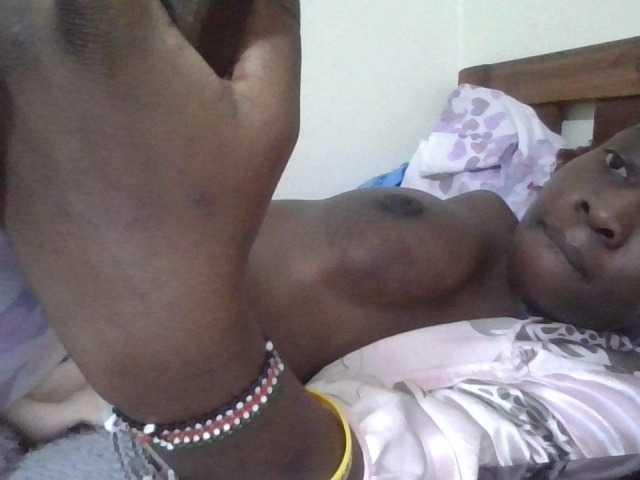 prettyglowing live cam on BongaCams