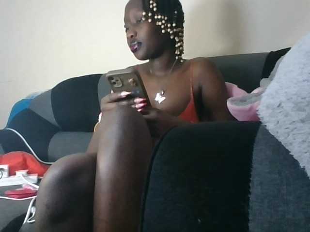 prettyglowing live cam on BongaCams