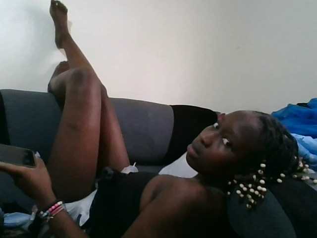 prettyglowing live cam on BongaCams
