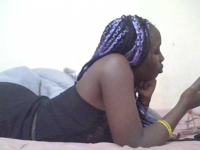 prettyglowing live cam on BongaCams