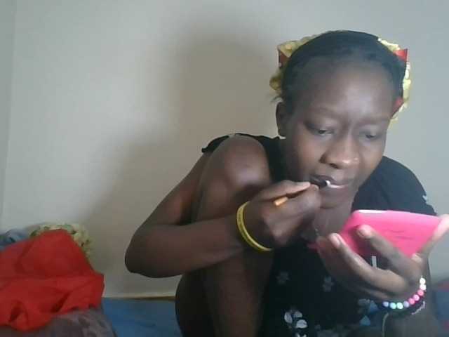 prettyglowing live cam on BongaCams