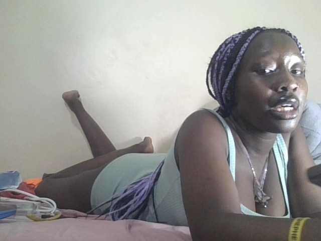prettyglowing live cam on BongaCams