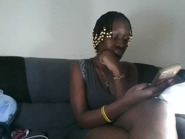 prettyglowing live cam on BongaCams