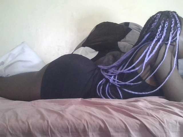 prettyglowing live cam on BongaCams