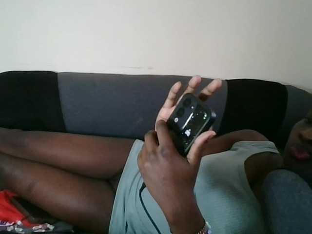 prettyglowing live cam on BongaCams