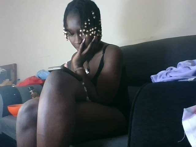 prettyglowing live cam on BongaCams