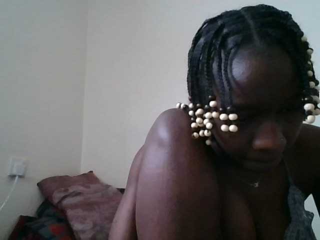 prettyglowing live cam on BongaCams