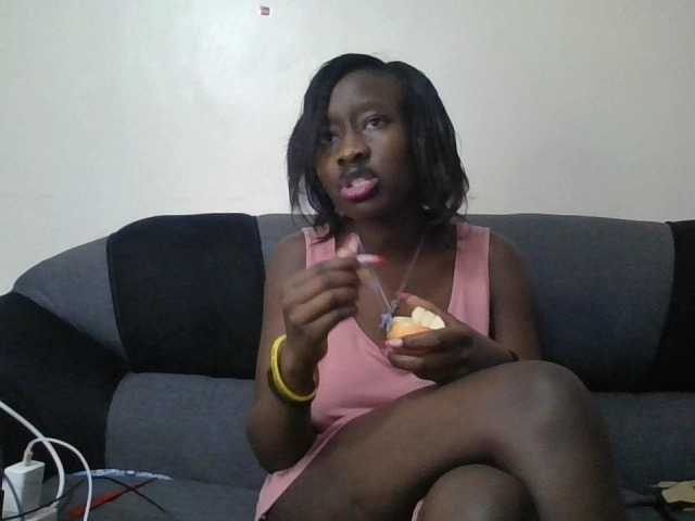 prettyglowing live cam on BongaCams