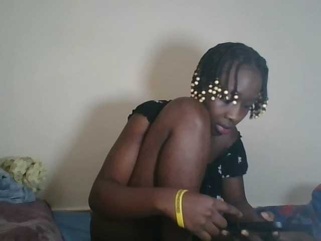 prettyglowing live cam on BongaCams