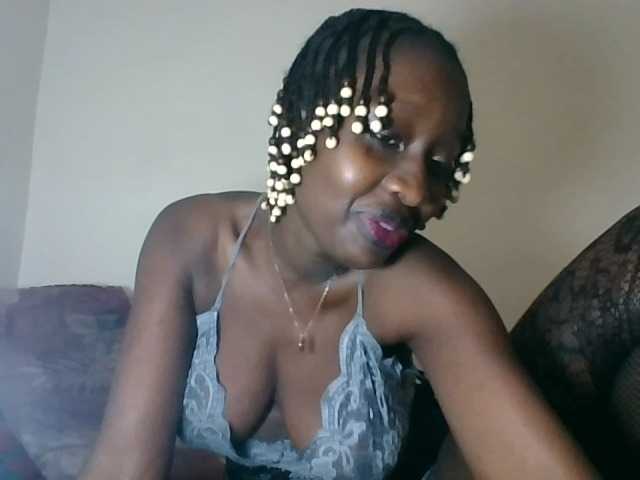 prettyglowing live cam on BongaCams