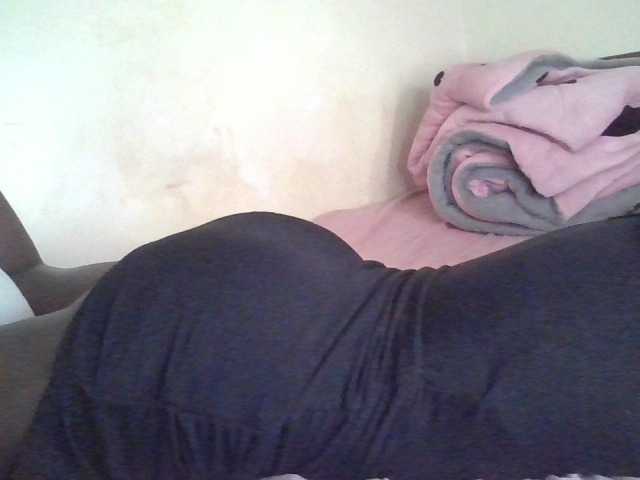prettyglowing live cam on BongaCams