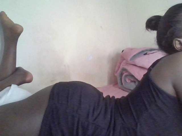 prettyglowing live cam on BongaCams