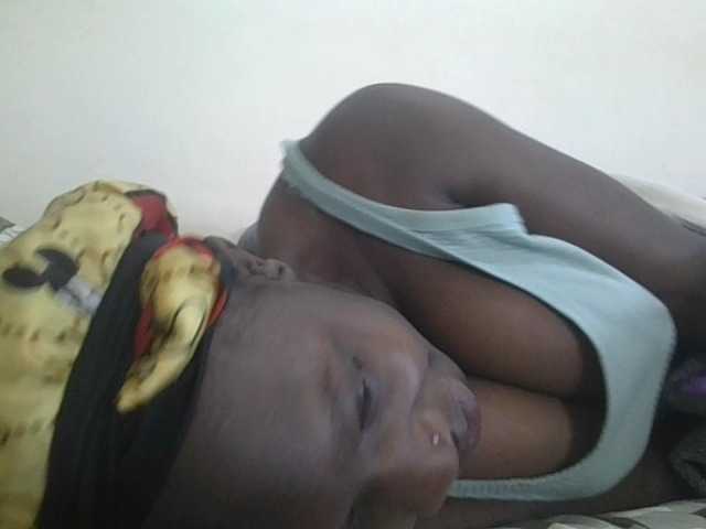 prettyglowing live cam on BongaCams