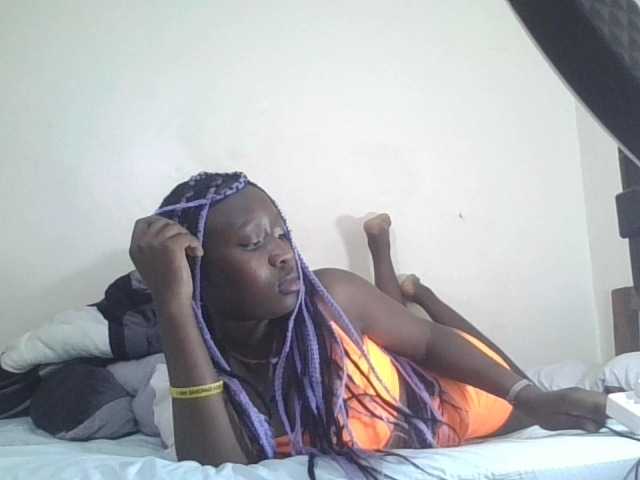 prettyglowing live cam on BongaCams