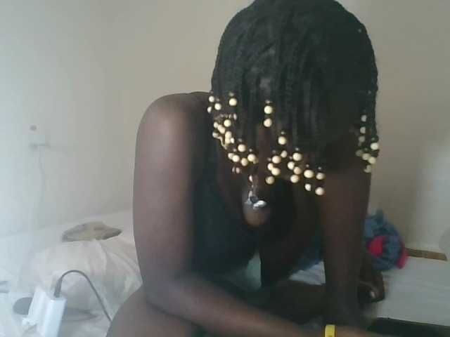 prettyglowing live cam on BongaCams