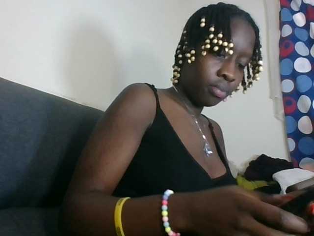 prettyglowing live cam on BongaCams
