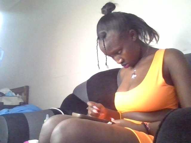 prettyglowing live cam on BongaCams