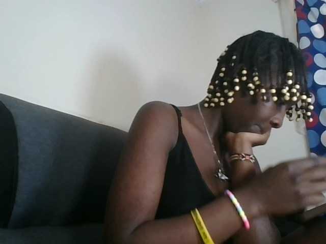 prettyglowing live cam on BongaCams