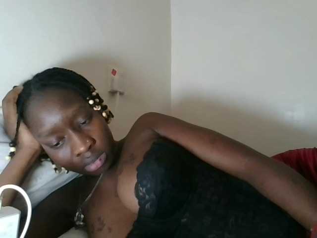 prettyglowing live cam on BongaCams