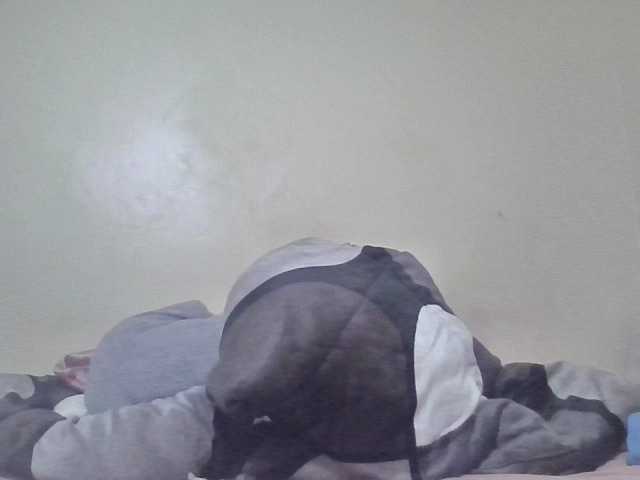 prettyglowing live cam on BongaCams