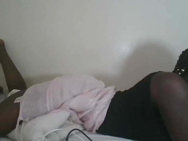 prettyglowing live cam on BongaCams