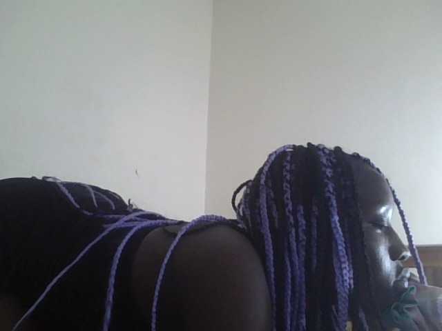 prettyglowing live cam on BongaCams