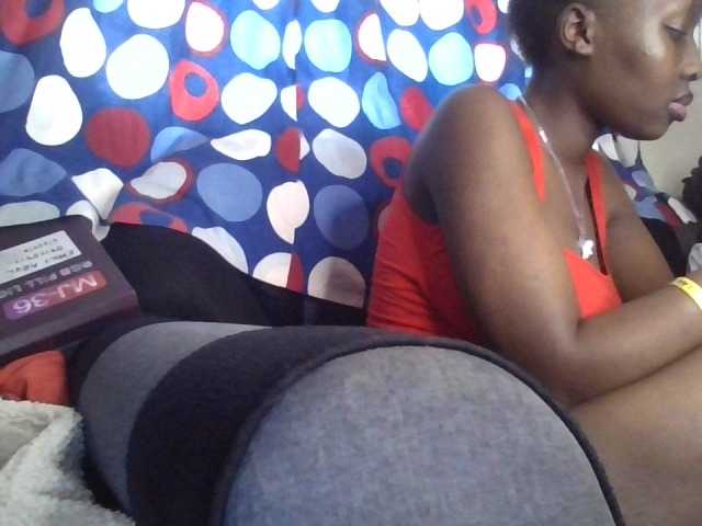 prettyglowing live cam on BongaCams