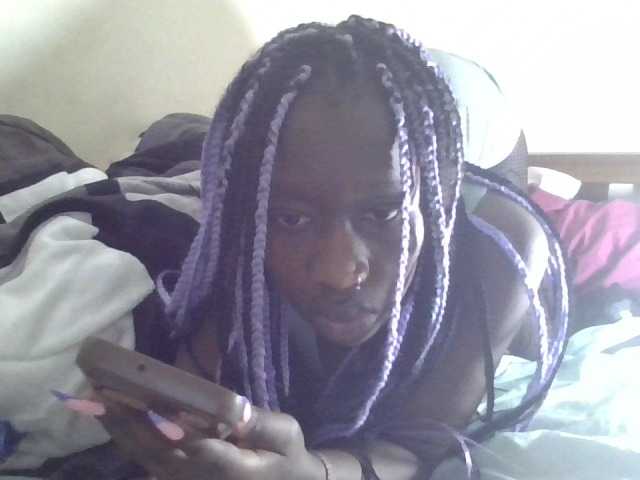 prettyglowing live cam on BongaCams