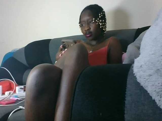 prettyglowing live cam on BongaCams