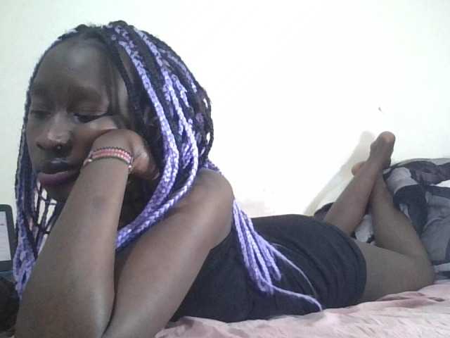prettyglowing live cam on BongaCams