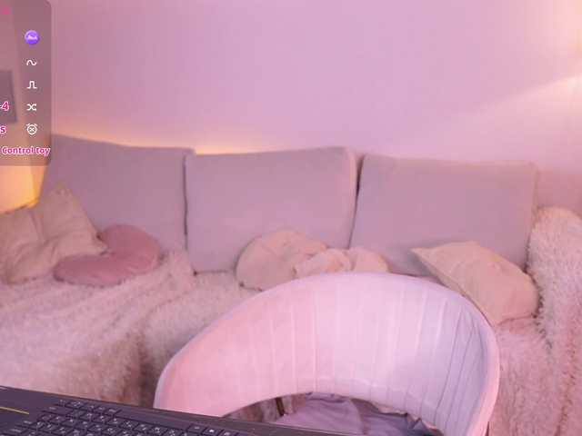 AmelieKitty live cam on BongaCams
