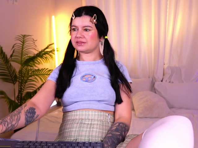 AmelieKitty live cam on BongaCams