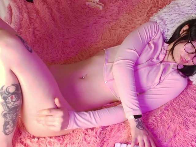 GlitchDoll live cam on BongaCams